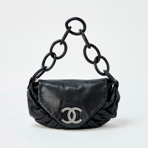 CHANEL ショルダーバッグ ブラック シルバー ラムスキン