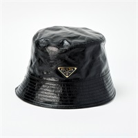 PRADA トライアングル 帽子 1HC137 ブラック レザー