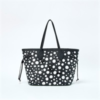 LOUIS VUITTON×Yayoi Kusama ネヴァーフル トートバッグ ブラック ホワイト シルバー モノグラム・アンプラント