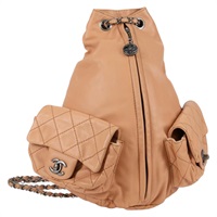 CHANEL ココマーク ダブルポケット 2012年 バックパック ベージュ マットシルバー ラムスキン