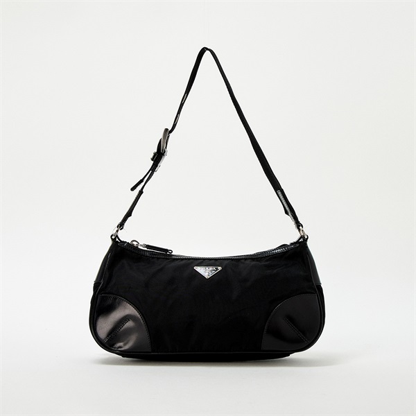 【原宿店限定】PRADA トライアングル ショルダーバッグ ブラック シルバー テスート