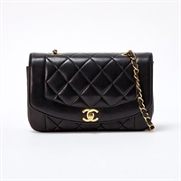 CHANEL マトラッセ 23 ダイアナフラップ シングルフラップシングルチェーン ショルダーバッグ ブラック ゴールド ラムスキン