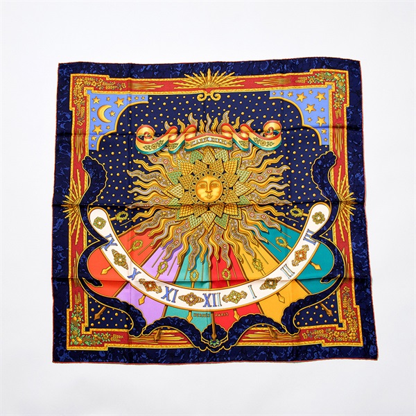 【原宿店限定】HERMES カレ 90 CARPE DIEM  / 今日一日を楽しむ スカーフ ネイビー シルク