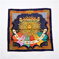 【原宿店限定】HERMES カレ 90 CARPE DIEM  / 今日一日を楽しむ スカーフ ネイビー シルク