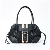 【原宿店限定】PRADA トライアングル ショルダーバッグ ブラック ベージュ シルバー テスート