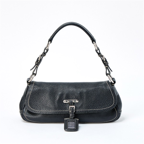 【原宿店限定】PRADA トライアングル ショルダーバッグ BR2074 ブラック シルバー レザー