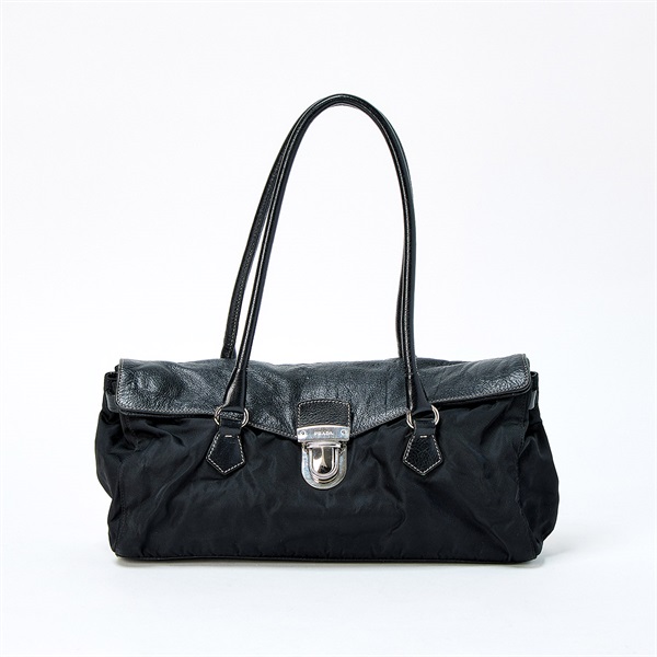 【原宿店限定】PRADA トライアングル ショルダーバッグ ブラック シルバー テスート