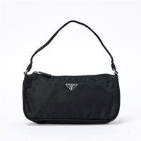 【原宿店限定】PRADA トライアングル ハンドバッグ ブラック シルバー テスート