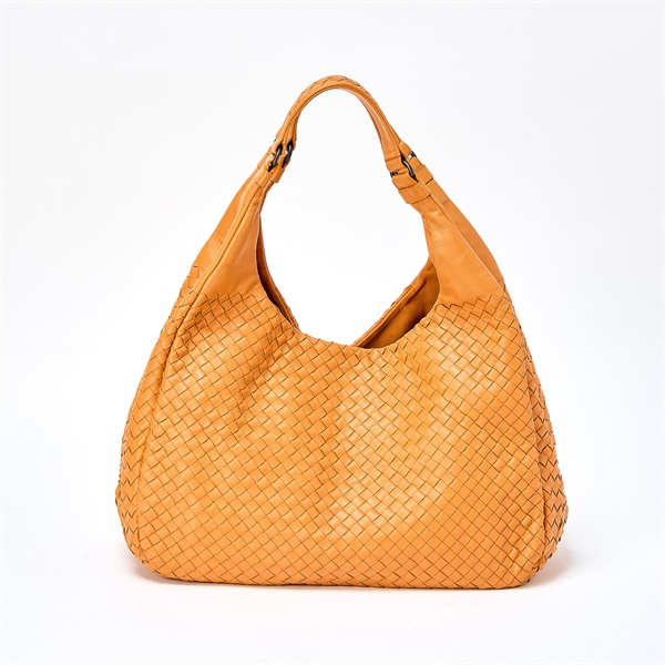 【原宿店限定】BOTTEGA VENETA クラシック イントレチャート カンパーナ  ショルダーバッグ イエロー ブラック ラムスキン