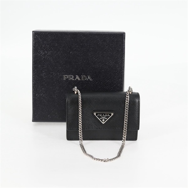 【原宿店限定】プラダ PRADA カードケース チェーン サフィアーノレザー ブラック レディース sw390AM