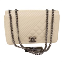 【原宿店限定】シャネル CHANEL ショルダーバッグ シェブロン×マトラッセ チェーン ラムスキン ホワイト レディース 48469AV