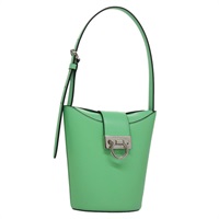 【原宿店限定】サルヴァトーレフェラガモ Salvatore Ferragamo ショルダーバッグ ガンチーニ レザー グリーン シルバー レディース 107228AV
