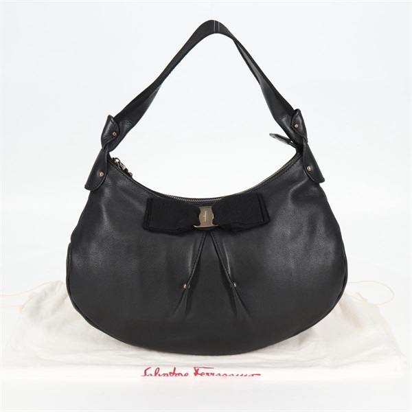 【原宿店限定】サルヴァトーレフェラガモ Salvatore Ferragamo ショルダーバッグ ヴァラ レザー ブラック レディース yk18131V