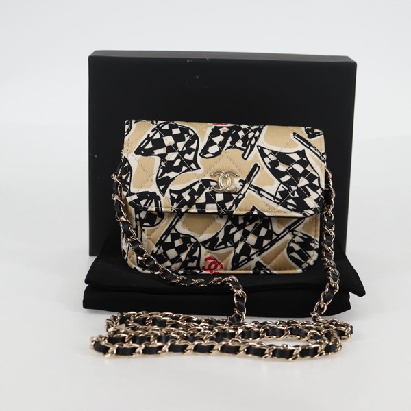【原宿店限定】シャネル CHANEL ショルダーバッグ マトラッセ チェッカー フラッグ チェーン  ナイロン ベージュ ゴールド レディース 125975M
