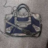 【原宿店限定】BALENCIAGA シティ ラージ ショルダーバッグ ブラック ネイビー レザー