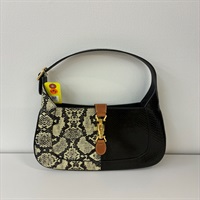 【原宿店限定】GUCCI パイソン　ニュージャッキー　ショルダーバッグ SW903M