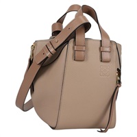 【原宿店限定】ロエベ LOEWE ショルダーバッグ ハンモック コンパクト レザー 2way ベージュ ゴールド レディース BA5100M