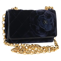 【原宿店限定】シャネル CHANEL ショルダーバッグ カメリア マトラッセ フラップ チェーン ベロア ネイビー ゴールド レディース bs29963V