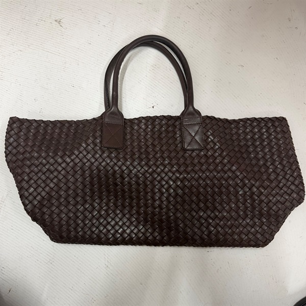 BOTTEGA VENETA カバ MM ハンドバッグ ブラウン レザー