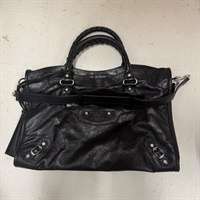 BALENCIAGA ジャイアント シティ ミディアム ショルダーバッグ ブラック レザー