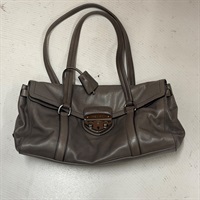PRADA トライアングル ショルダーバッグ ベージュ レザー
