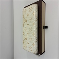 【原宿店限定】LOUIS VUITTON パイソン ジッピーウォレット ホワイトロングウォレット x001
