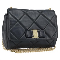 サルヴァトーレフェラガモ Salvatore Ferragamo ショルダーバッグ ヴァラ チェーン レザー ブラック ゴールド レディース ARZ421A