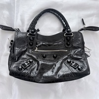 BALENCIAGA ジャイアント シティ ショルダーバッグ ブラック レザー