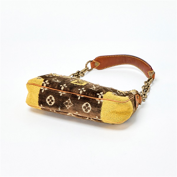 LOUIS VUITTON ポシェットアクセソワール モノグラムトロンプイユ  ショルダーバッグ M92710  ブラウン イエロー ゴールド ベルベット レザーの画像7