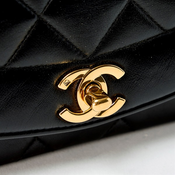 CHANEL マトラッセ ダイアナ シングルフラップ シングルチェーン 22cm ショルダーバッグ ブラック ゴールド ラムスキンの画像4