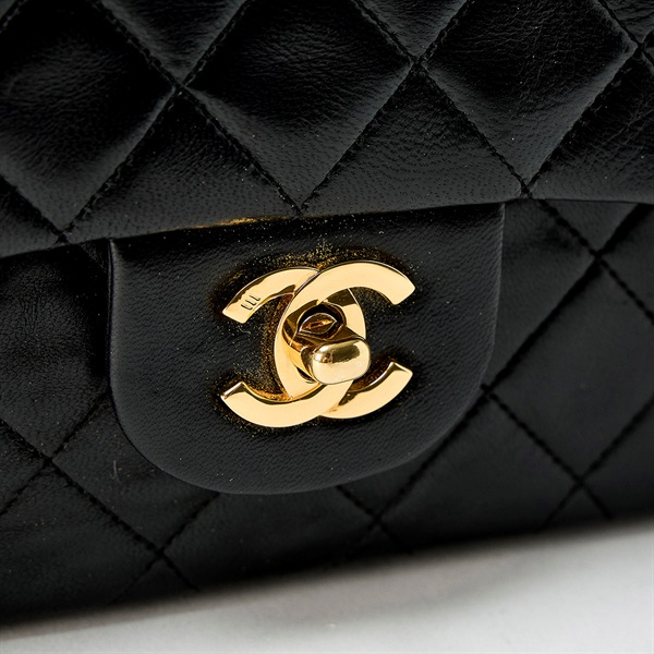 CHANEL マトラッセ ダブルフラップ ダブルチェーン 25cm ショルダーバッグ ブラック ゴールド ラムスキンの画像4