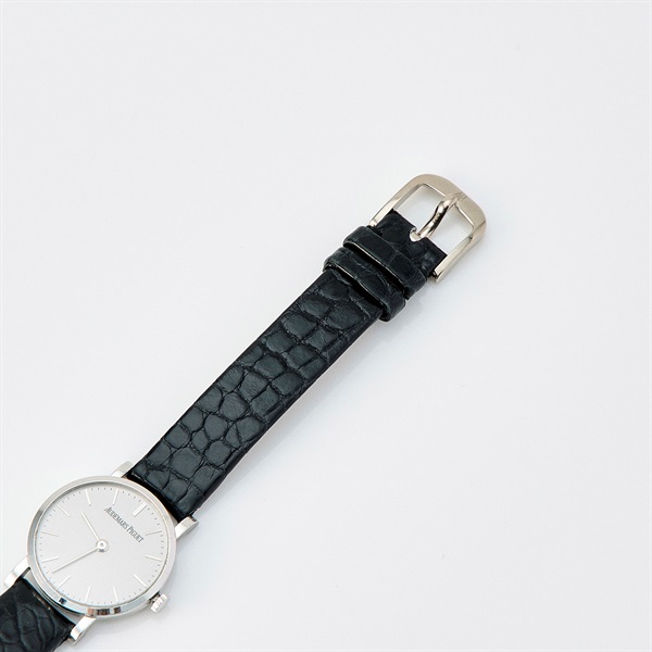 Audemars Piguet エクストラフラット 手巻き 腕時計 23.5MM シルバー文字盤 ホワイトゴールド ブラック WG レザーの画像4