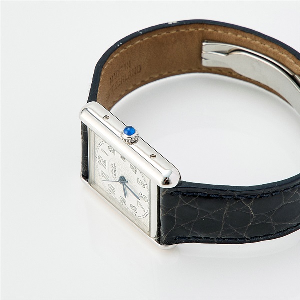 Cartier マストタンクデイト W1014354 クオーツ 腕時計 LM/26MM 白文字盤 シルバー ブラック SS レザーの画像2