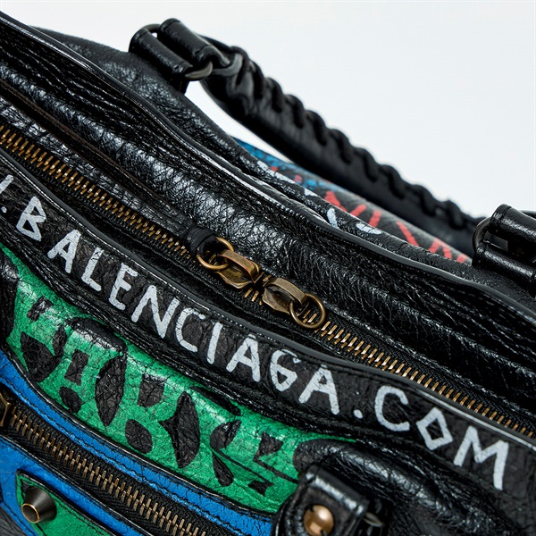 BALENCIAGA シティ ミディアム ハンドバッグ ブラック マットゴールド ラムスキンの画像4