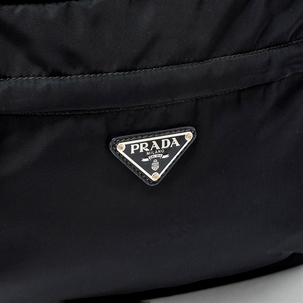 PRADA トライアングル バックパック ブラック シルバー テスートの画像3