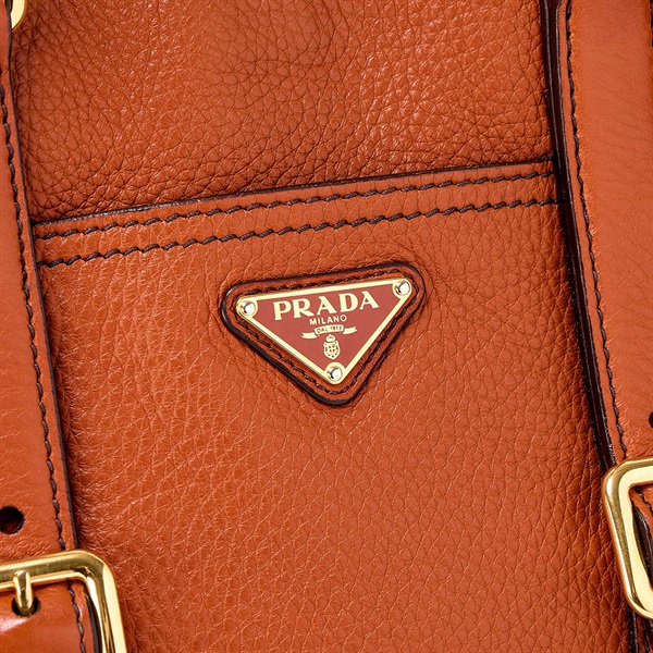 PRADA トライアングル ショルダーバッグ ブラウン ゴールド レザーの画像4