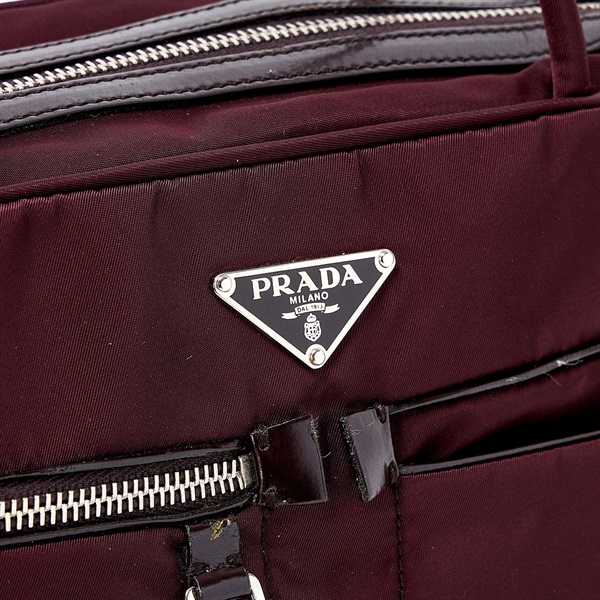 PRADA トライアングル ショルダーバッグ ワインレッド シルバー ポコノの画像4