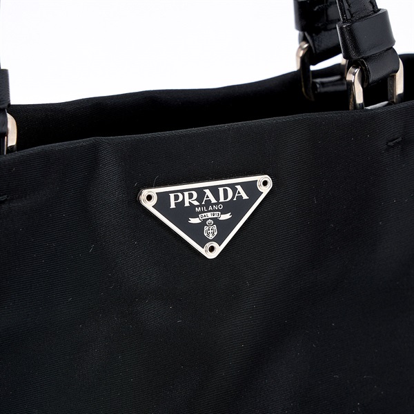 PRADA トライアングル ショルダーバッグ ブラック シルバー ポコノの画像4