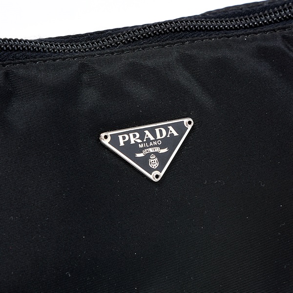 PRADA トライアングル ショルダーバッグ ブラック シルバー テスートの画像4