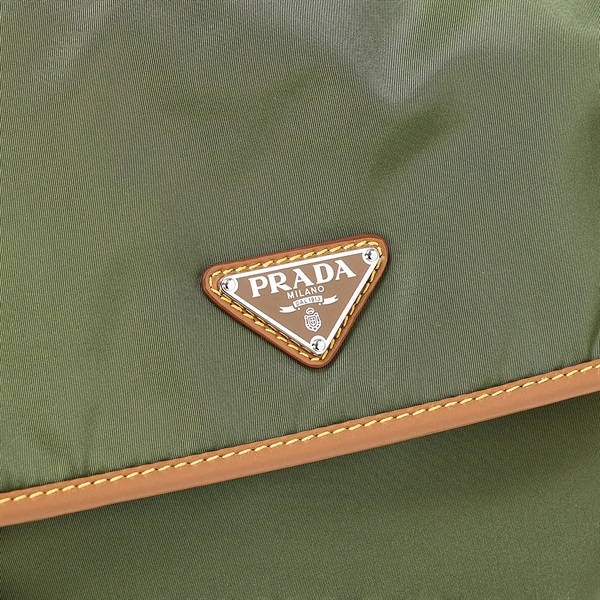 PRADA RE-NYLON トライアングル  ショルダーバッグ ピスタチオグリーン ブラウン シルバー テスートの画像4