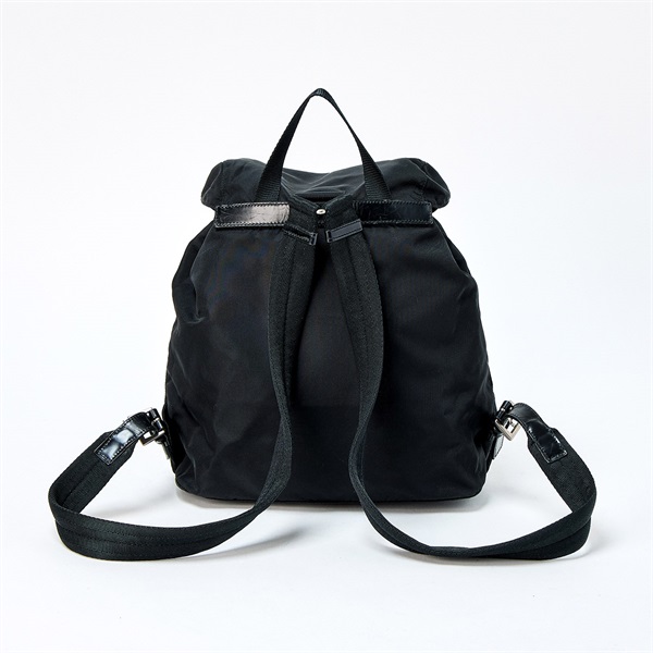 PRADA トライアングル バックパック ブラック シルバー テスートの画像2