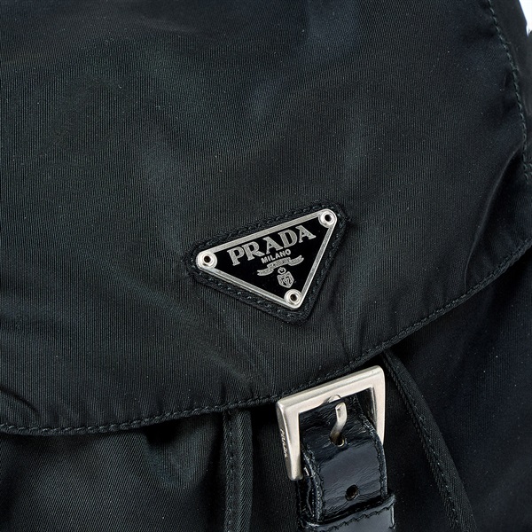 PRADA トライアングル バックパック ブラック シルバー テスートの画像4