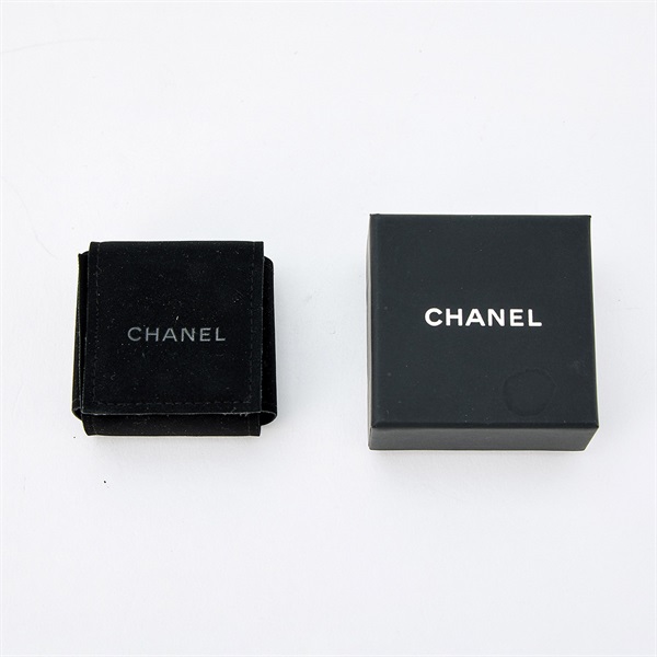 CHANEL ココマーク ピアス シャンパンゴールド ブラック GP レザーの画像3