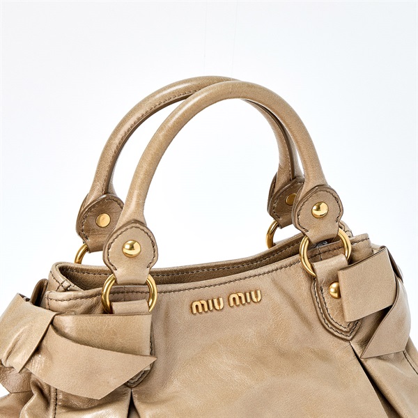 MIU MIU サイドリボン ハンドバッグ ベージュ ゴールド レザーの画像3