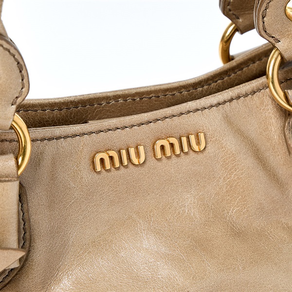 MIU MIU サイドリボン ハンドバッグ ベージュ ゴールド レザーの画像4