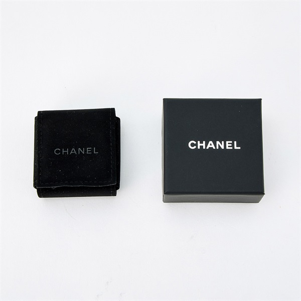 CHANEL ココマーク 2023年 ピアス ゴールド シルバー GP ラインストーンの画像2