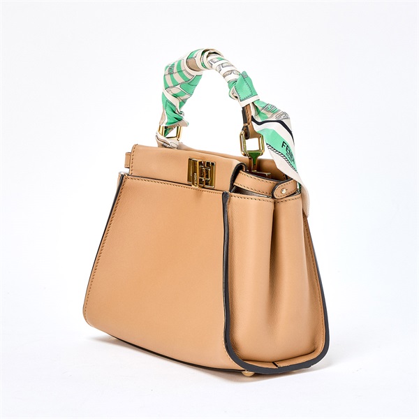 FENDI ピーカブー IseeU ミニ ハンドバッグ キャメル ゴールド レザーの画像1