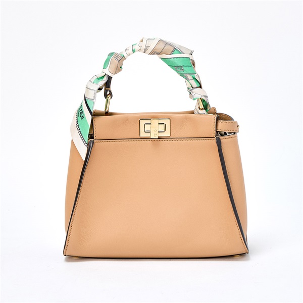 FENDI ピーカブー IseeU ミニ ハンドバッグ キャメル ゴールド レザーの画像2