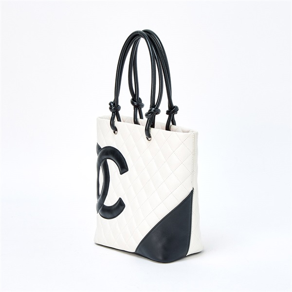 CHANEL カンボン ミディアムトート 2004年 ハンドバッグ ホワイト ブラック シルバー ラムスキンの画像1
