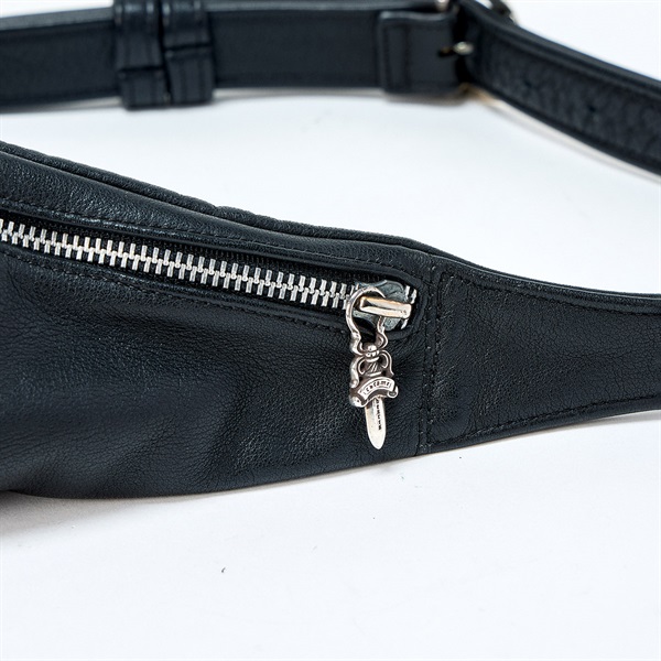 CHROME HEARTS スナットパック ダガー クロスボディバッグ ブラック シルバー レザーの画像4